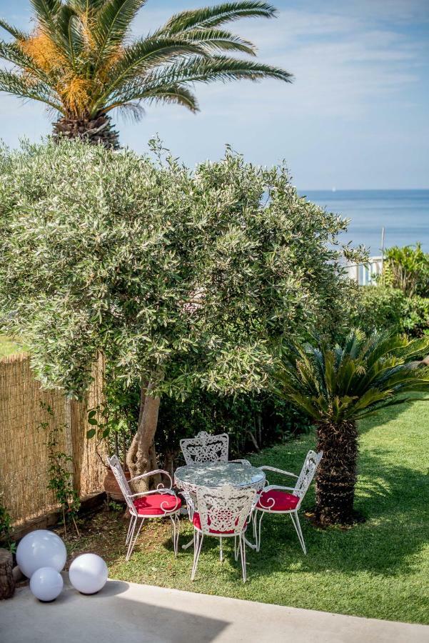 Oikia Eleanthi - Beachfront Garden Home! Mytikas  Exterior photo